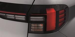 <h4>LED Rear Combination Lamps </h4>

<p>The LED rear combination lamps are designed to provide brighter illumination and also add to the distintive design of the Venue.</p>
