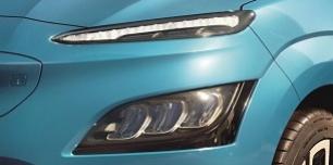 <h4>Twin headlight design </h4>

<p>The twin headlight adds up to the distintive look of the Kona Electric. </p>
