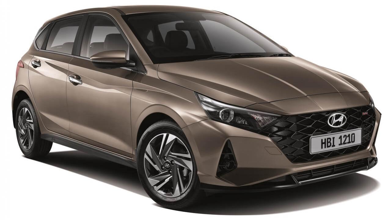 <h3><strong>Sporty exterior styling</strong></h3>

<p>With its clean bold lines, the i20 asserts itself as a stylish, sporty and fun-loving hatchback. Wider, longer and equipped with LED lighting, a two-tone exterior and a bold, parametric-style grille, the i20 radiates sensuous sportiness.</p>
